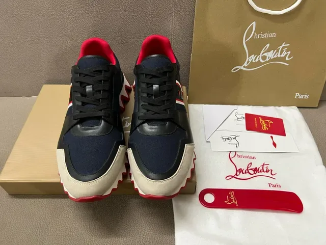 Christian Louboutin Wave Runner azul-marinho preto vermelho branco tênis lifestyle 9