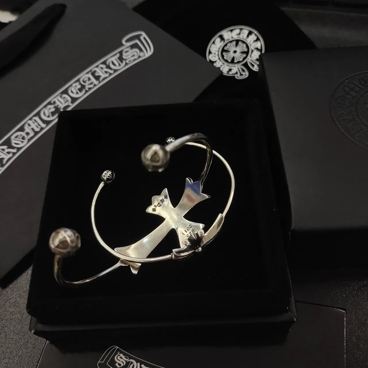 Chrome Hearts Bracelet Croix Manchette Argent Noir Motif Ouvert 4