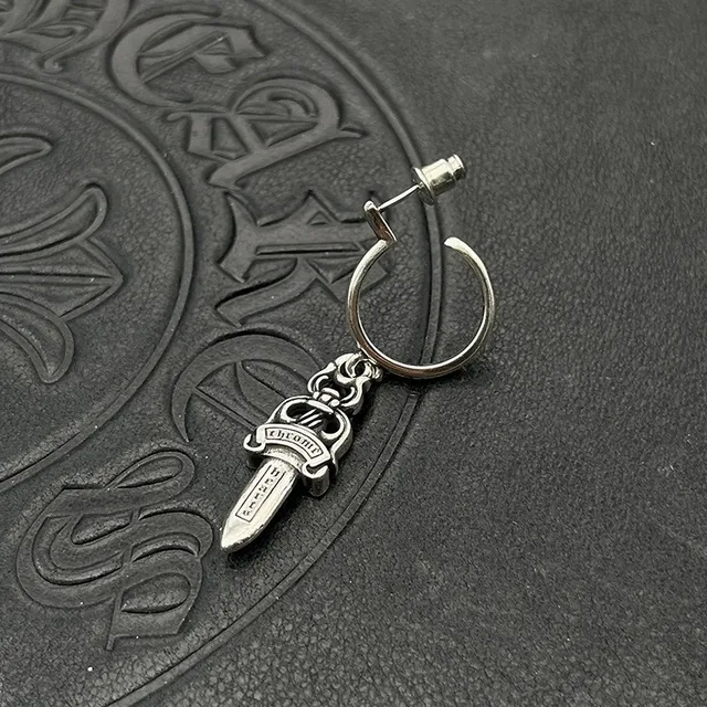Chrome Hearts Dagger Hoop चांदी धातु चार्म कान की बाली 6
