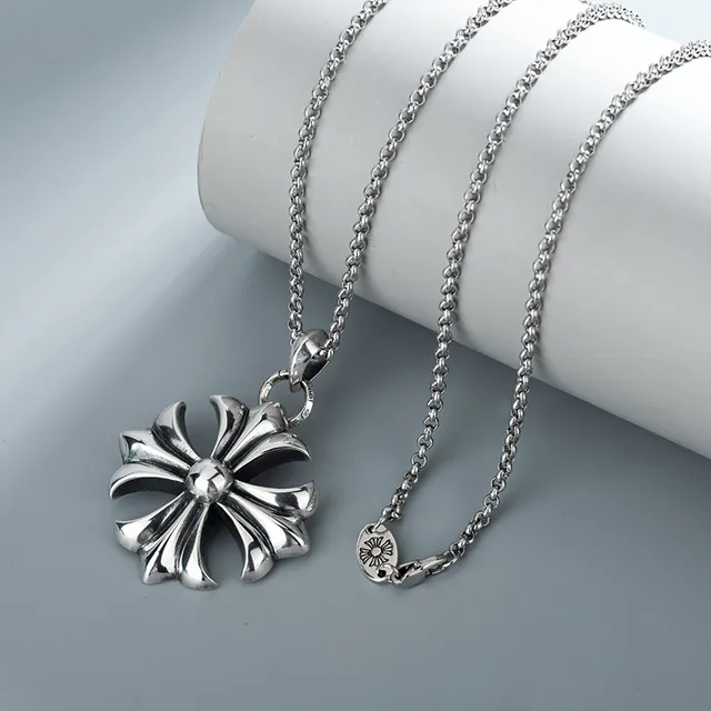 Chrome Hearts চাঁদি পালিশ করা আট পেটাল ক্রস নেকলেস 2