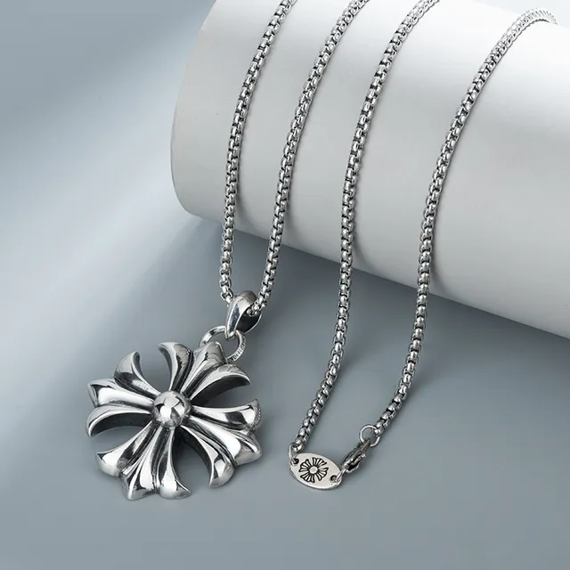 Chrome Hearts চাঁদি পালিশ করা আট পেটাল ক্রস নেকলেস 4