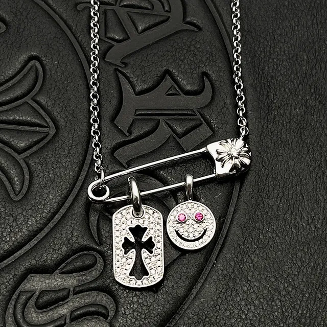 Chrome Hearts चाँदी पारदर्शी पावे क्रिस्टल सेफ्टी-पिन क्लास्प माला 9