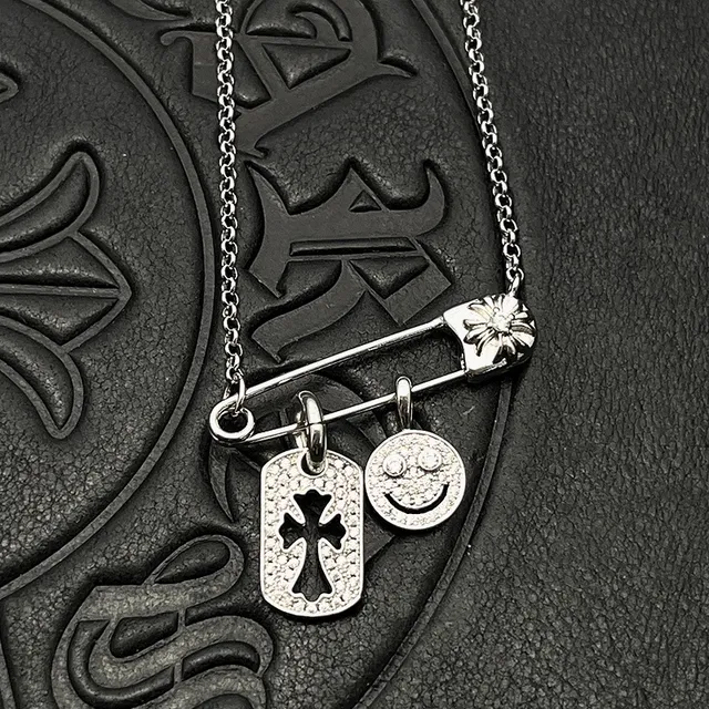 Chrome Hearts चाँदी पारदर्शी पावे क्रिस्टल सेफ्टी-पिन क्लास्प माला 4