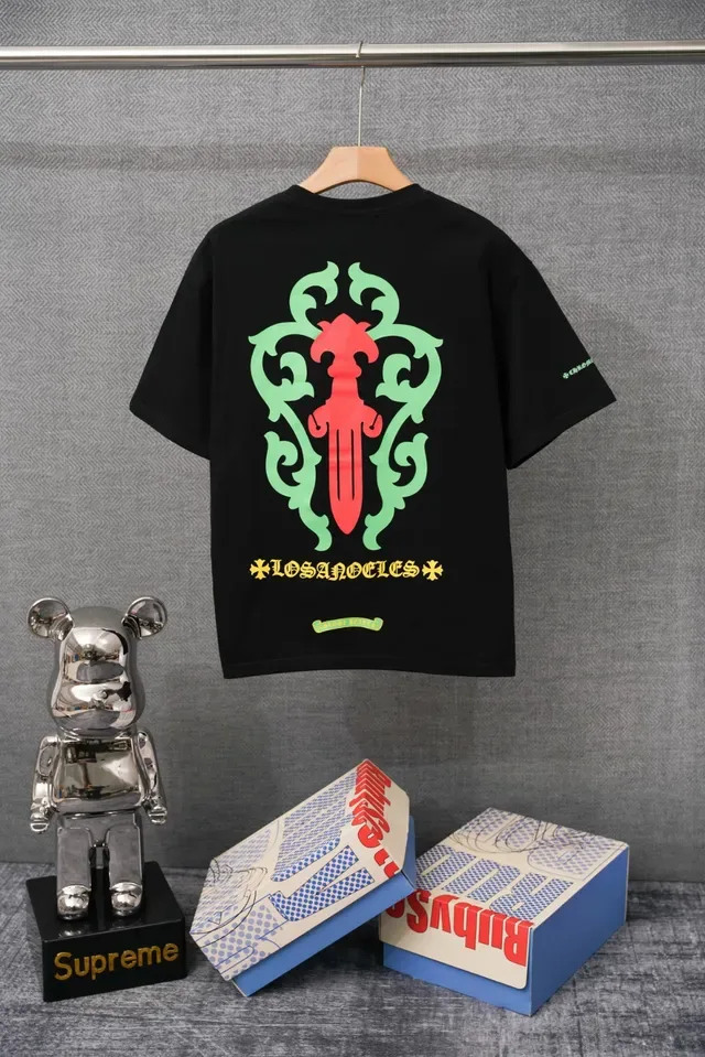 Camiseta Chrome Hearts blanca y roja cuello redondo con bolsillo 2