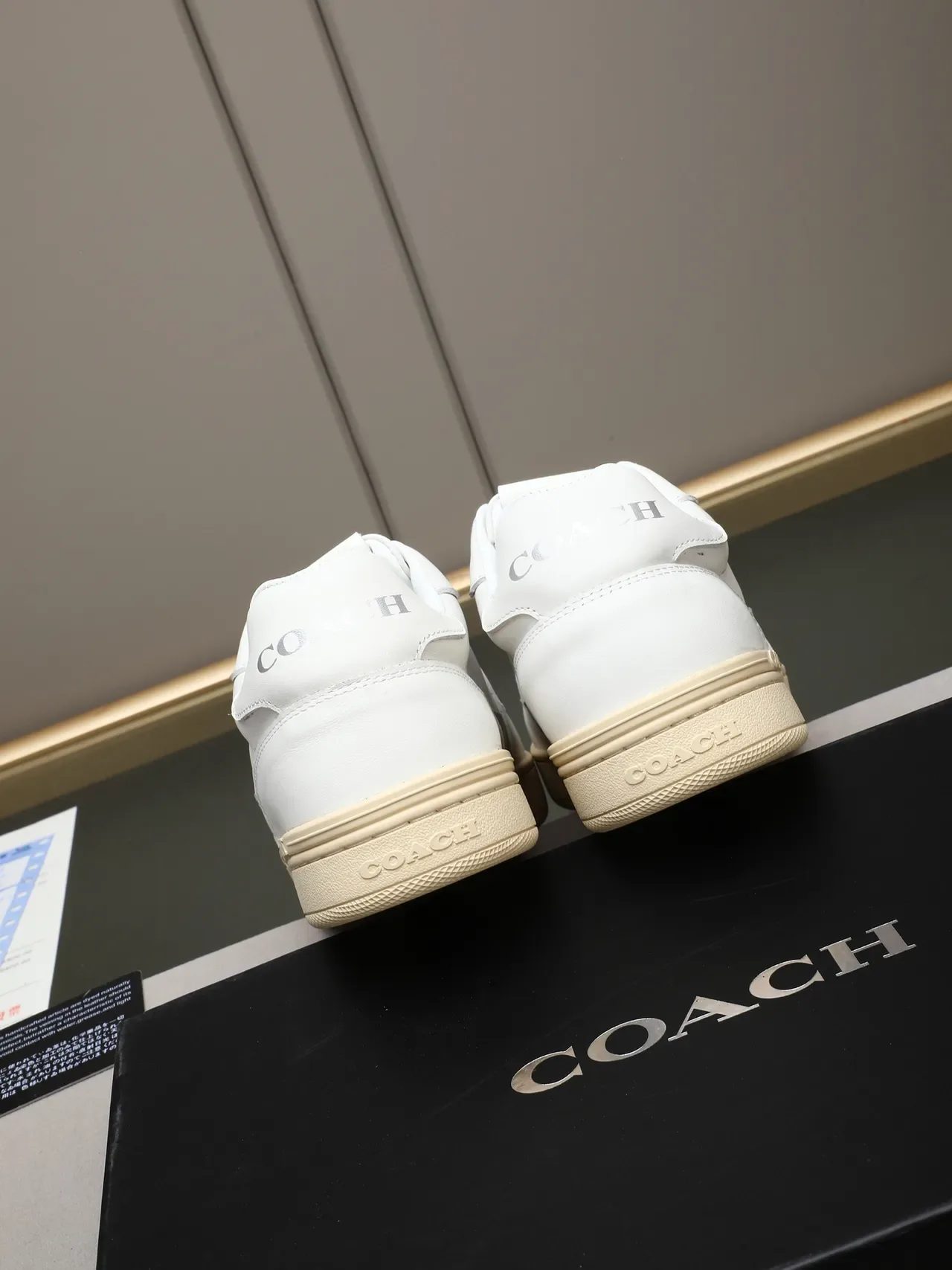 Coach Sneakers Branco e Bege de Couro com Sola Cupsole Creme 3