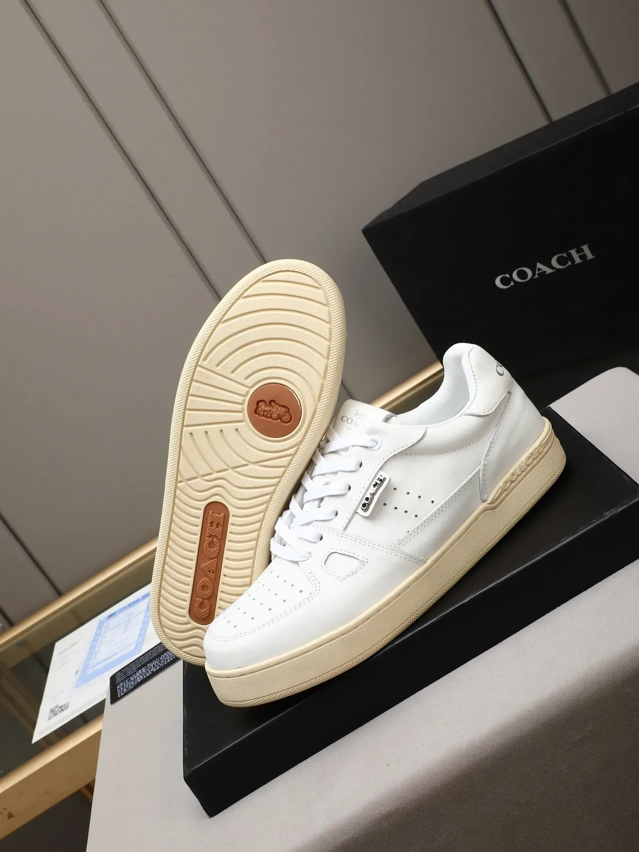 Coach Sneakers Branco e Bege de Couro com Sola Cupsole Creme 4