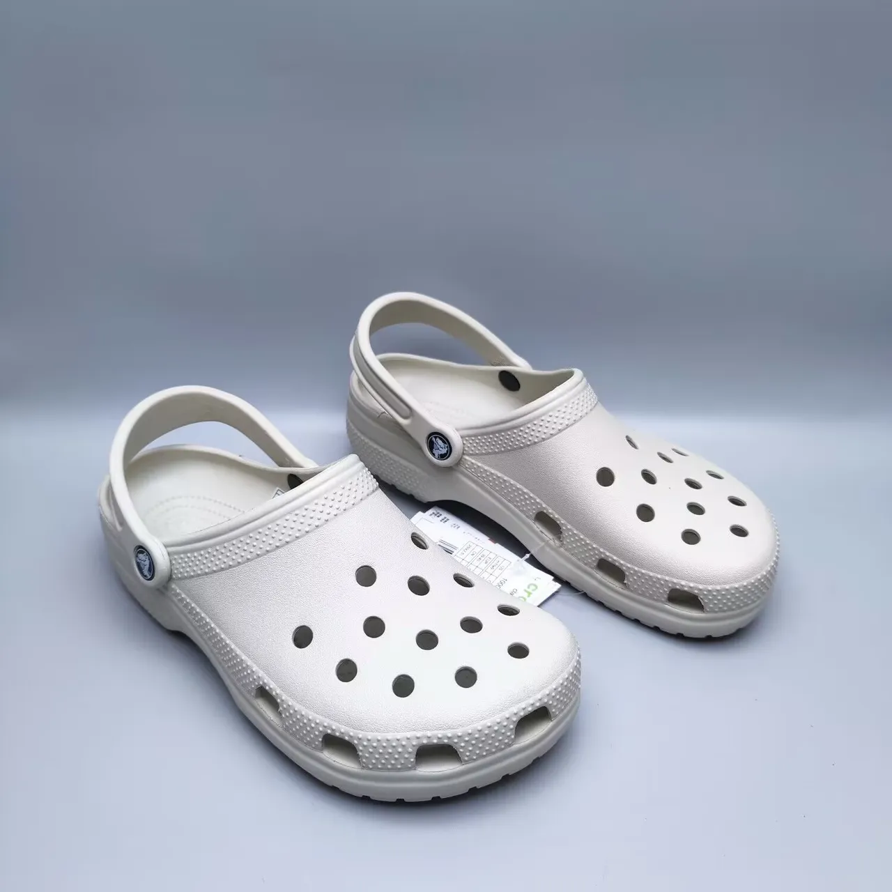 Crocs Clog Clásico Off-White Espuma Moldada 5