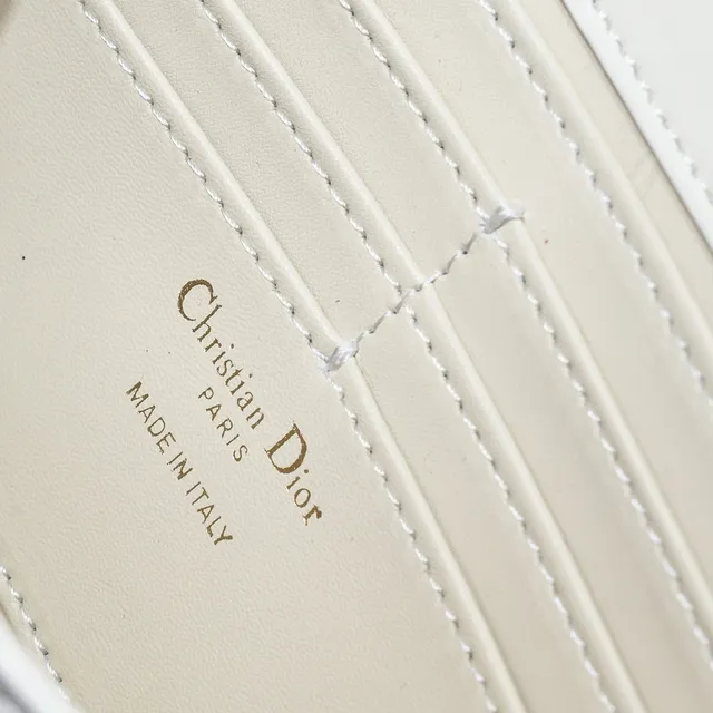 Dior 30 Montaigne Mini حقيبة سلسلة بيضاء مهيكلة 3
