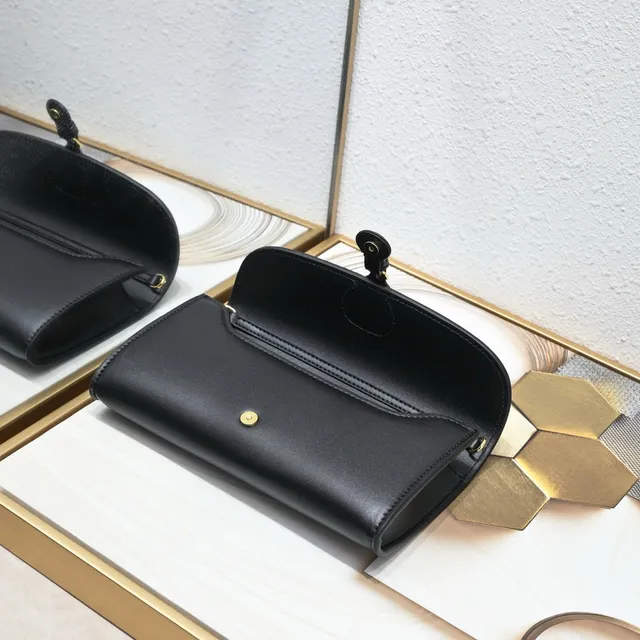 Dior 30 Montaigne Mini حقيبة سلسلة بيضاء مهيكلة 12