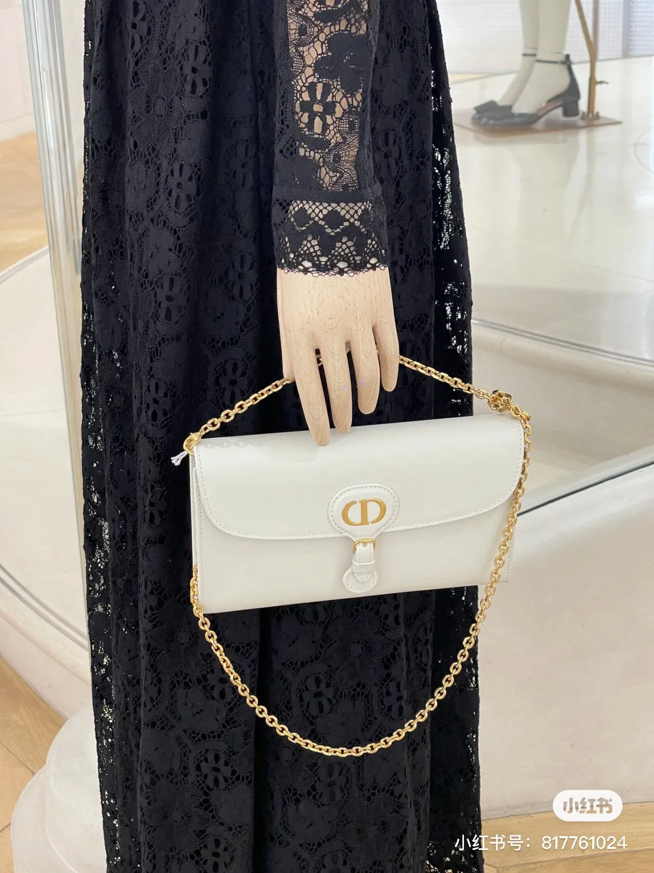 Dior 30 Montaigne Mini حقيبة سلسلة بيضاء مهيكلة 19