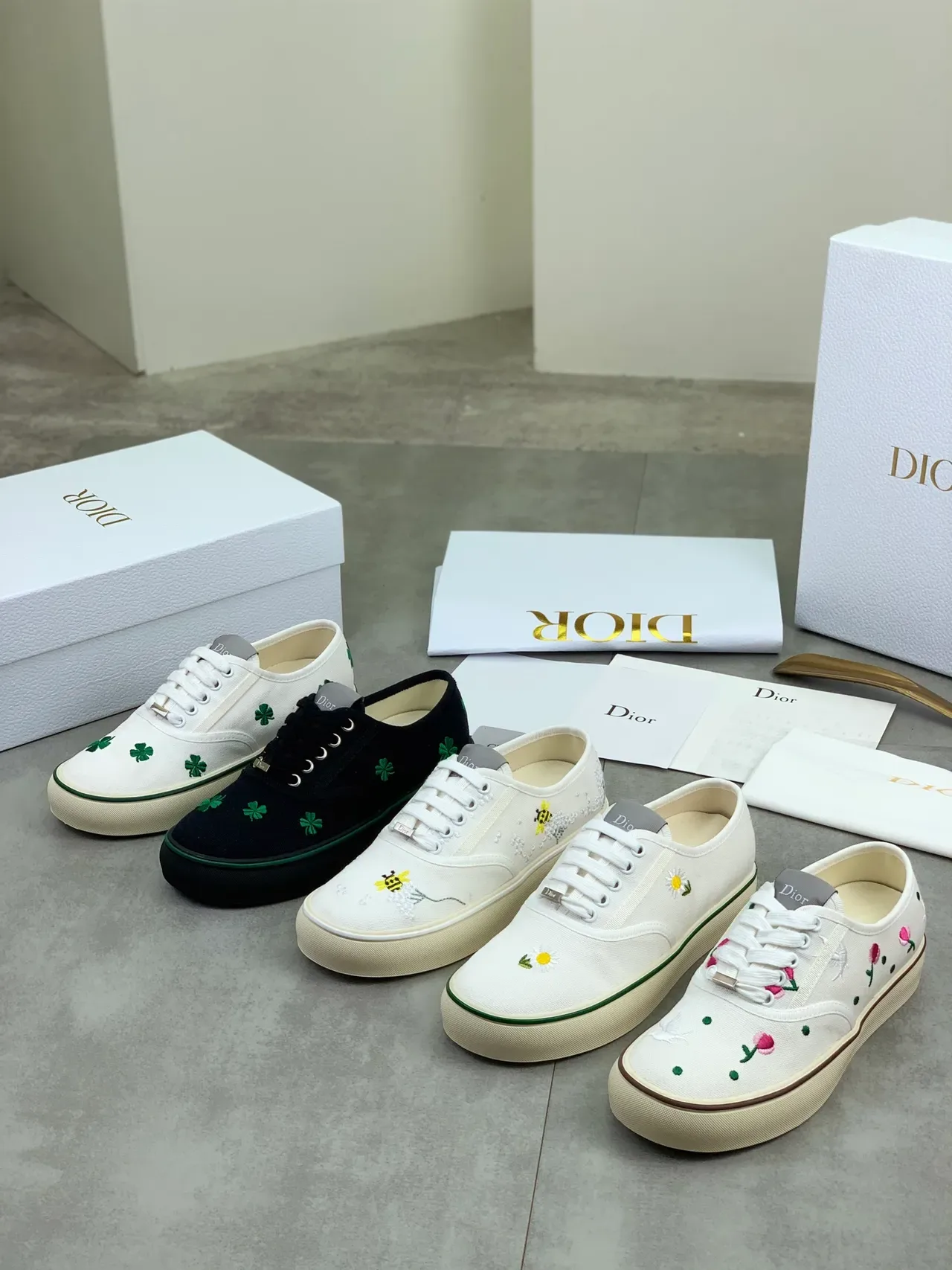 Dior B23 Zapatillas Lifestyle Negro y Verde Lona Superior Bordadas Cuatro Hojas de Trébol 2