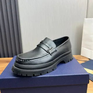 Dior B23 حذاء جلد أسود مصقول كثيف قاعدة تروس لفر