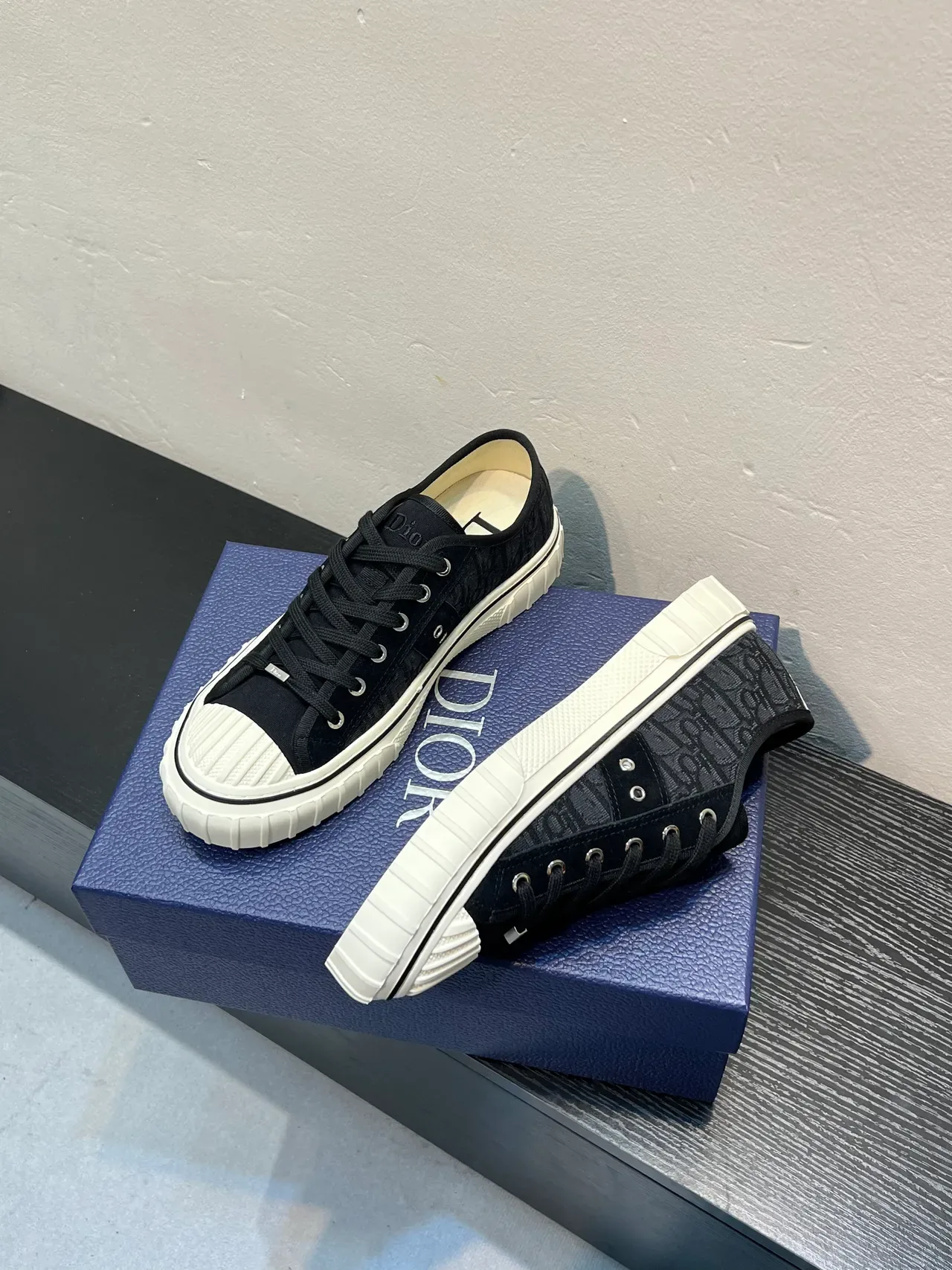 Dior B23 Monogram Preto e Branco Lifestyle Sneakers 4