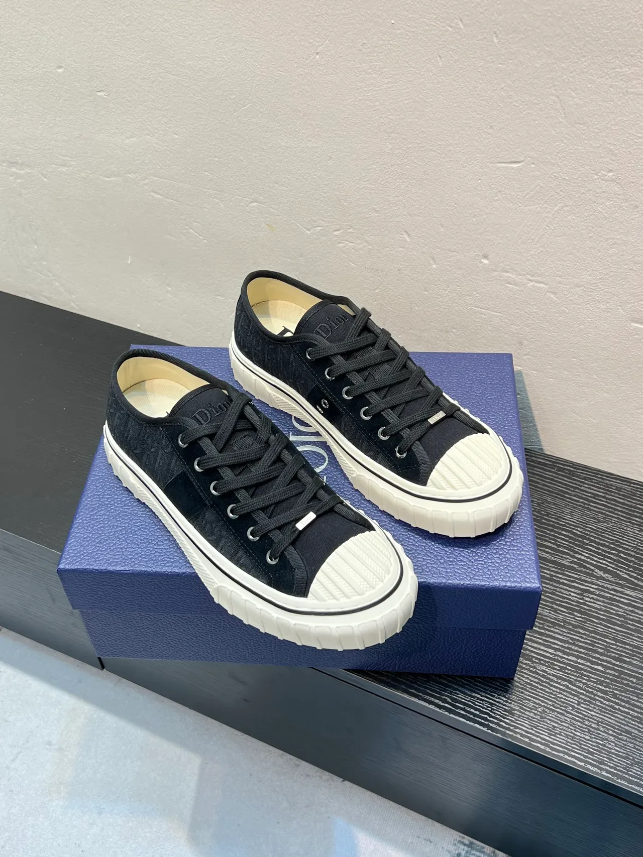 Dior B23 Monogram Preto e Branco Lifestyle Sneakers 5