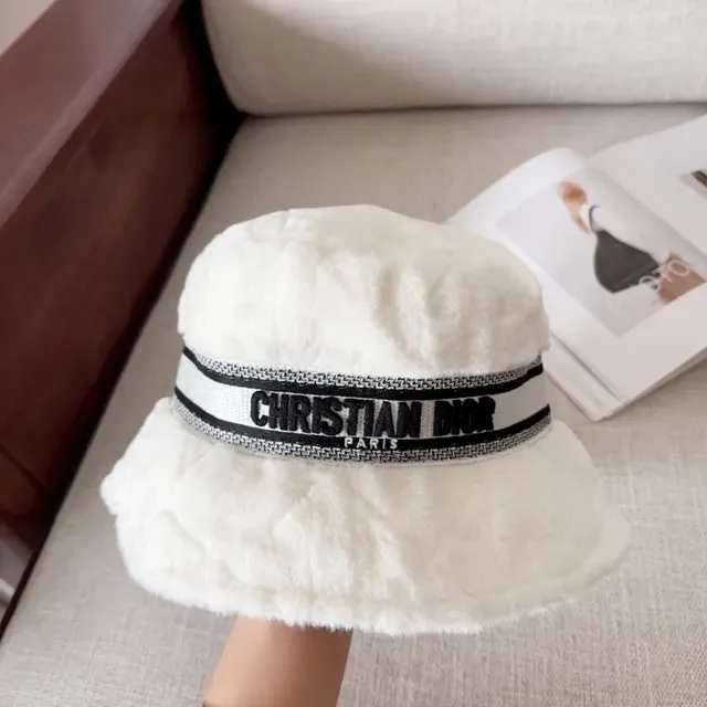 Dior Chapéu Bucket Bege Preto Forro de Pelúcia Falsa Exterior Faixa Tricada com Logo 9