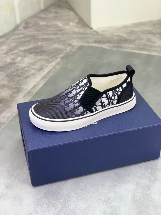 Dior Zapatillas Lifestyle Negro y Blanco Impresión Oblique Monogram Print Construcción Slip-On 4