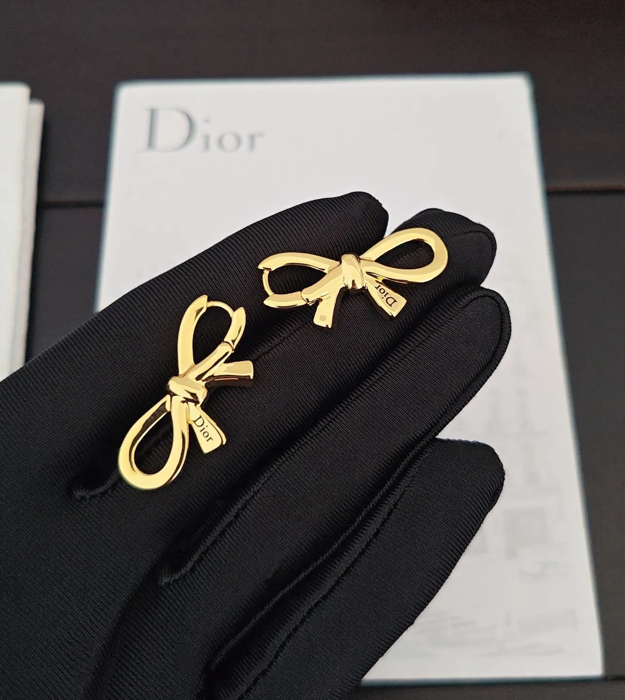 Dior Bow Doré Gris Silhouette Finition Métal Poli Boucles d'oreilles 2