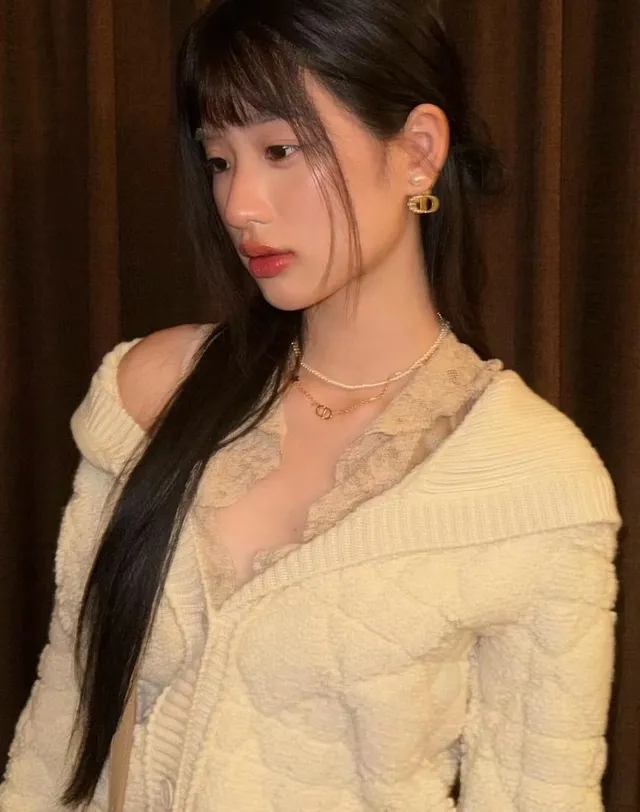 Dior Double-Layer Pearl and Gold-Tone Logo Necklace 6