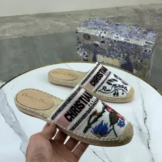 Dior Alpargatas bordadas florales con correa de cinta