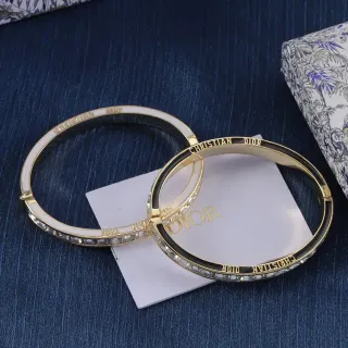 Dior 珐琅彩釉与水晶铰链手镯