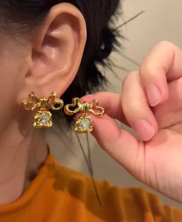 Dior Gold-Tone Bow Motif Crystal Earrings 3