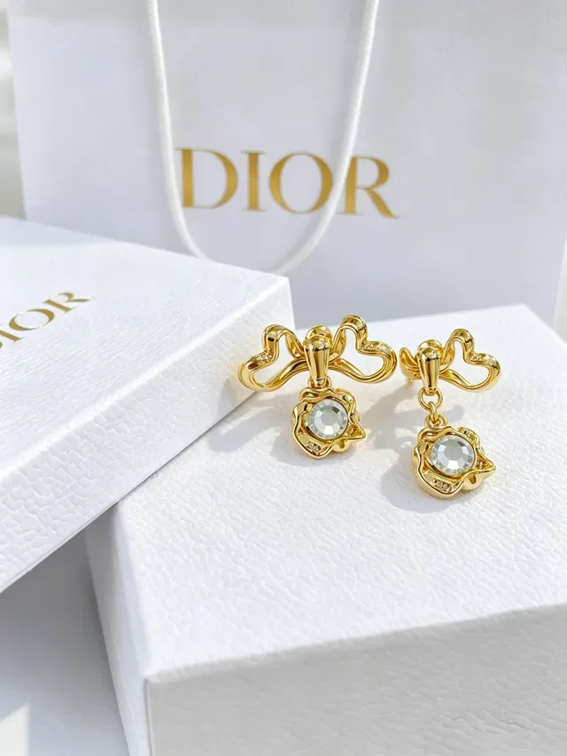 Dior Gold-Tone Bow Motif Crystal Earrings 9