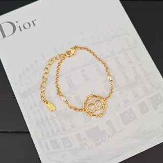Dior سوار سلسلة ذهبية بيضاء مع لمسات لؤلؤ