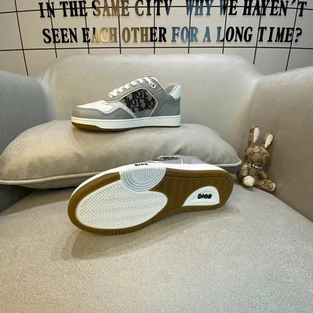 Dior gris blanc low-top panneau monogramme lifestyle sneakers 3