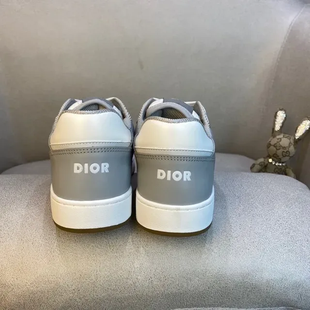 Dior gris blanc low-top panneau monogramme lifestyle sneakers 4
