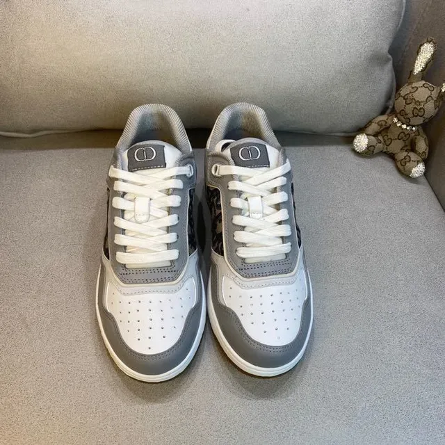 Dior gris blanc low-top panneau monogramme lifestyle sneakers 8
