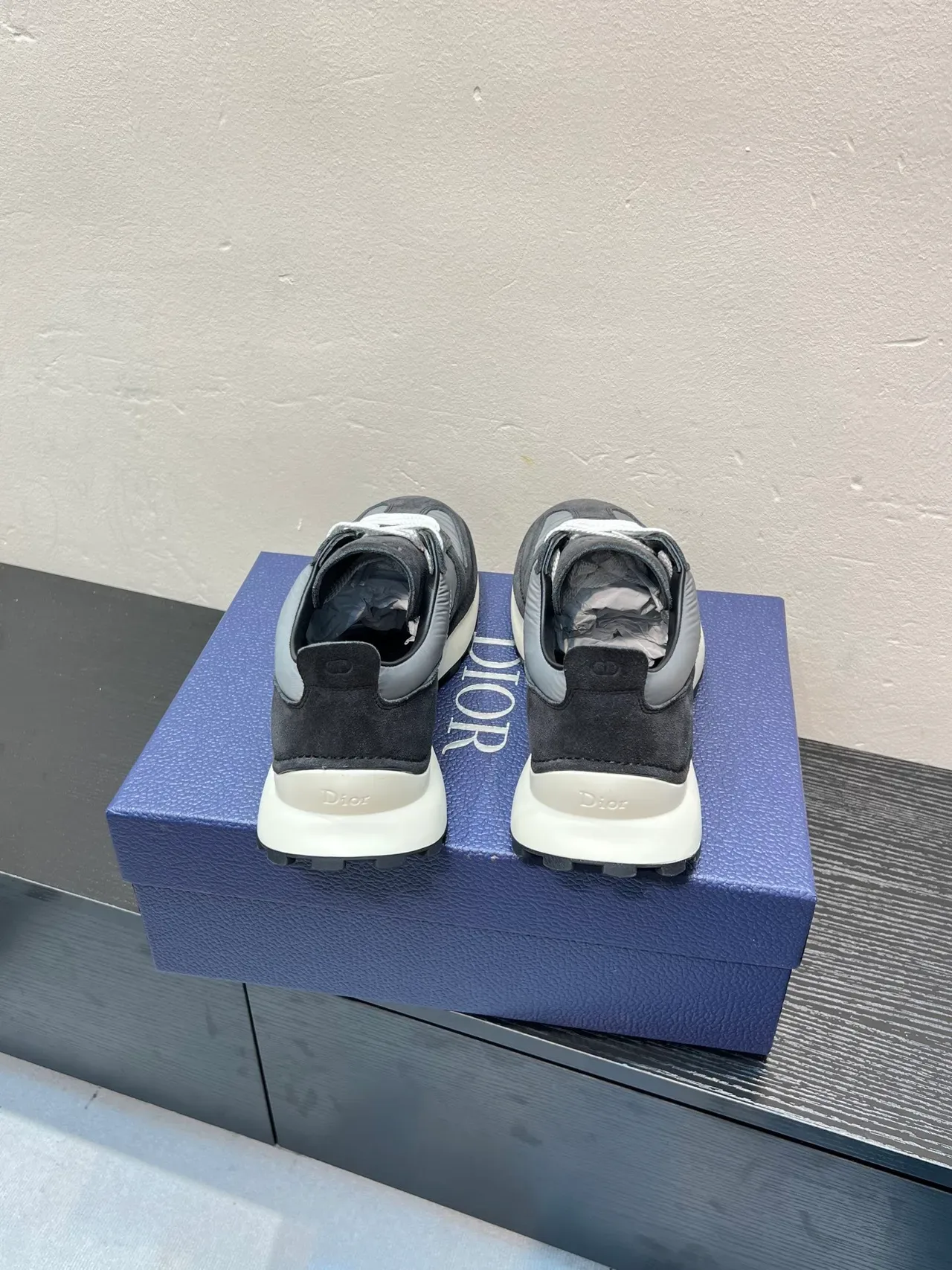 Dior Zapatos Lifestyle Gris Blanco De Ante Y Sintético Con Construcción De Paneles Y Cordones Contrastantes 6
