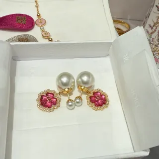Dior La D de Boucles d'oreilles Or Rose Émail Floral avec Perles Incrustées