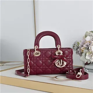 Dior Lady Dior बर्गंडी क्विल्टेड कैनेज टॉप-हैंडल टोट बैग