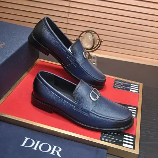 Dior Mocassin Bleu Marine Noir Cuir Granulé Boucle Métallique CD