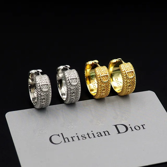 Dior अनुत्तर घेरा सोने का मछली हड्डी खोद कर अक्षरों से सजाया कान के गहने 12