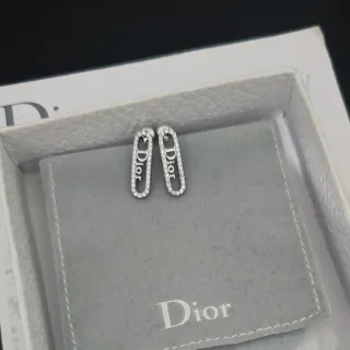 Dior রূপালী ধূসর Pavé-Set Logo-Embellished কানের দুল