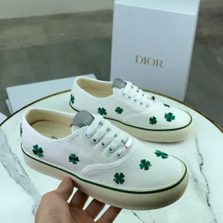 Dior सफेद हरा कैनवास ऊपरी इम्ब्रोइडर्ड चारपत्ती क्लोवर मोटिफ लाइफस्टाइल स्नीकर