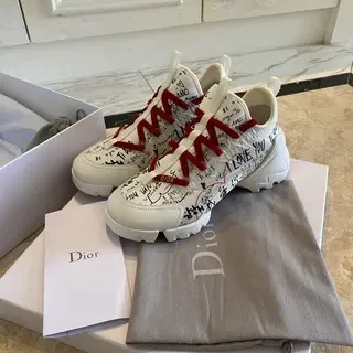 Dior Blanc Rouge Graffiti-Print Haut Lacet Contraste Sneakers Chunky