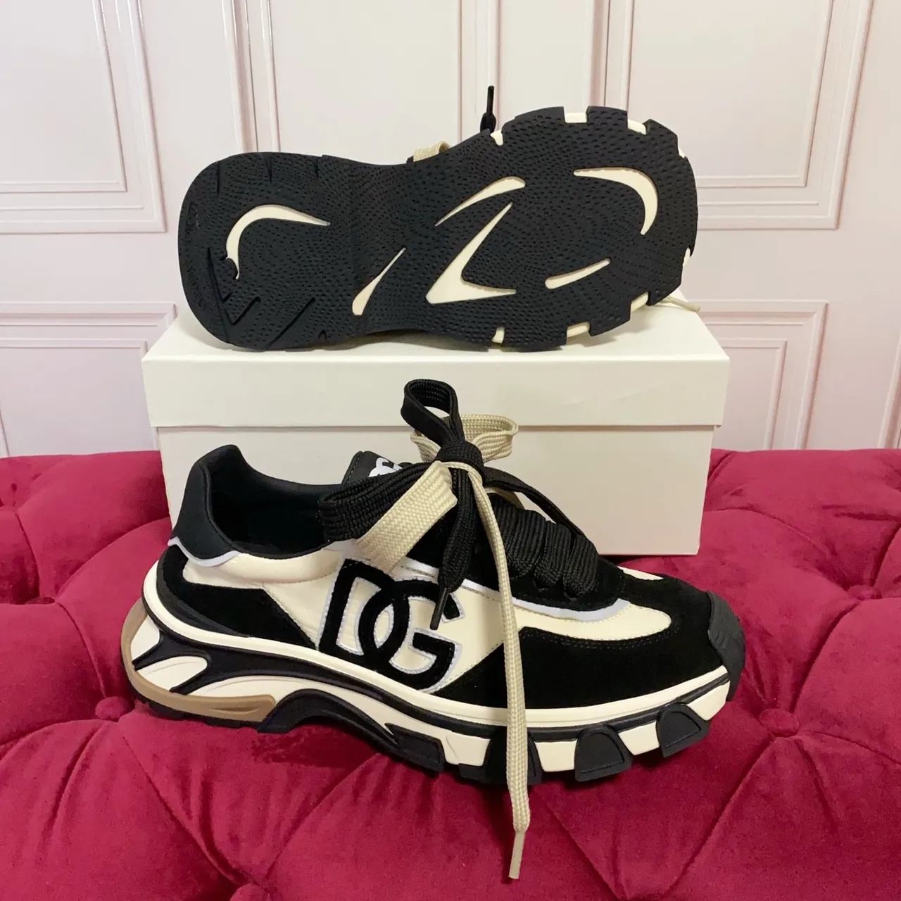 Dolce & Gabbana কালো বেইজ একমাত্র oversized মনোগ্রাম চাঙ্কি স্নিকার্স 3