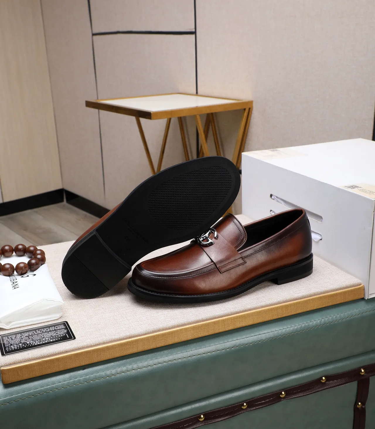Dolce & Gabbana DG Buckle Loafer Mocasines de cuero marrón para hombres 4