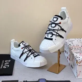 Dolce & Gabbana NS1 সাদা কালো তক্তা ছিদ্রিত চামড়া উপর ব্র্যান্ডেড স্ট্র্যাপ লেসিং সিস্টেম লাইফস্টাইল স্নিকার্স