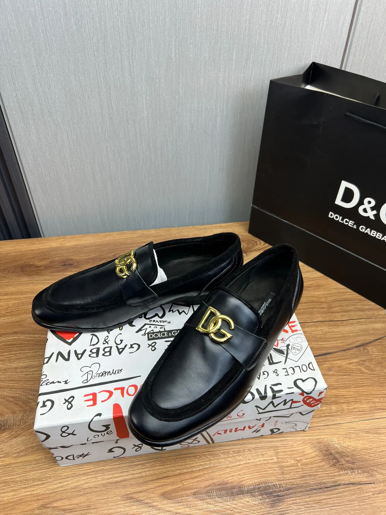 Dolce & Gabbana Cuir noir doré DG boucle Loafer 3