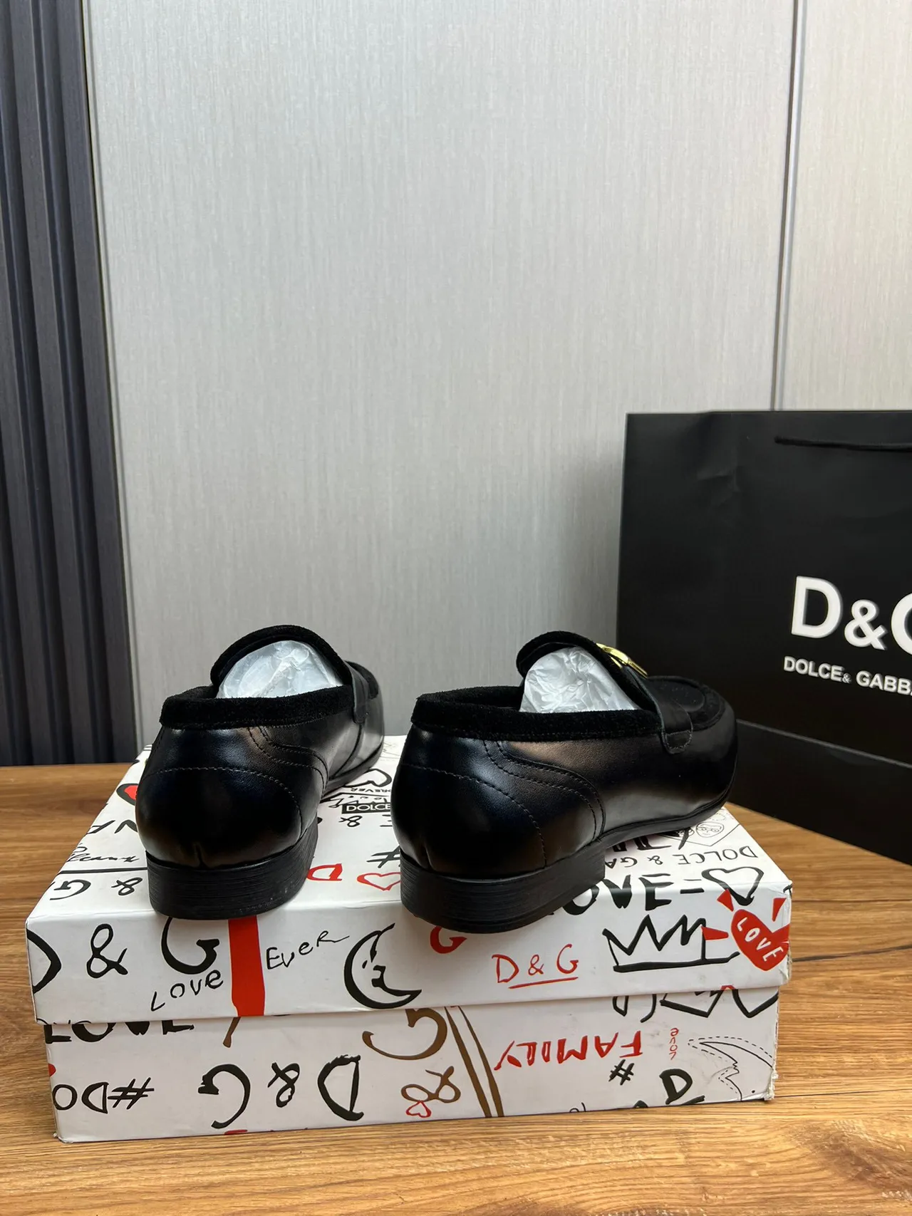 Dolce & Gabbana Cuir noir doré DG boucle Loafer 5