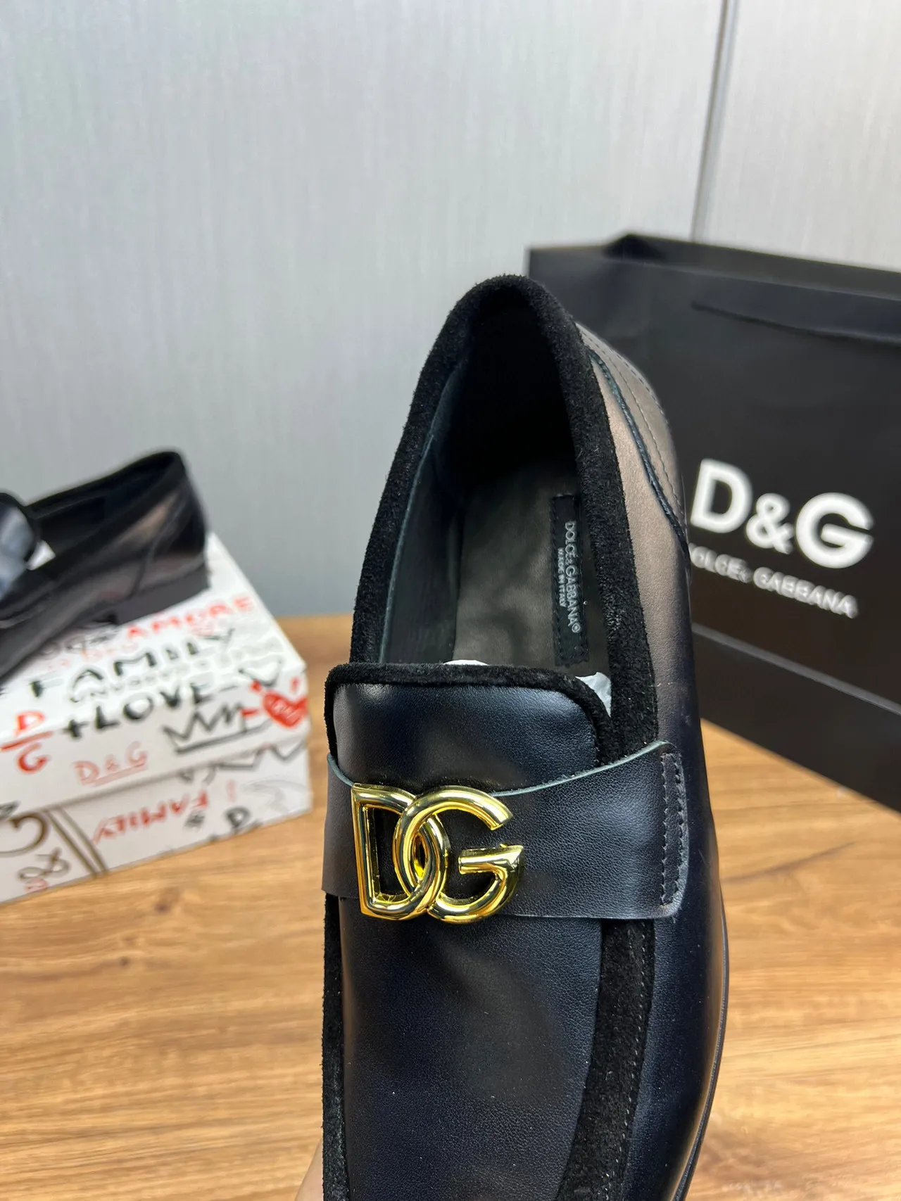 Dolce & Gabbana Cuir noir doré DG boucle Loafer 8