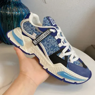 Dolce & Gabbana Tênis chunky com sola intermediária honeycomb oversized, parte superior de tecido monogramado, cor azul branco