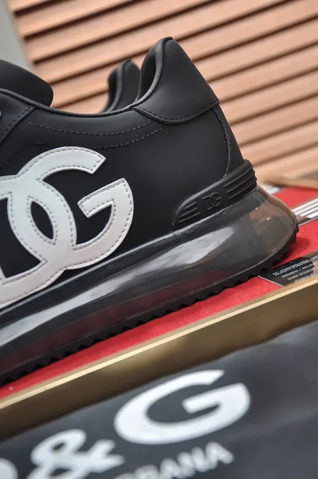 Dolce & Gabbana DG Logo 黑白生活方式运动鞋 2