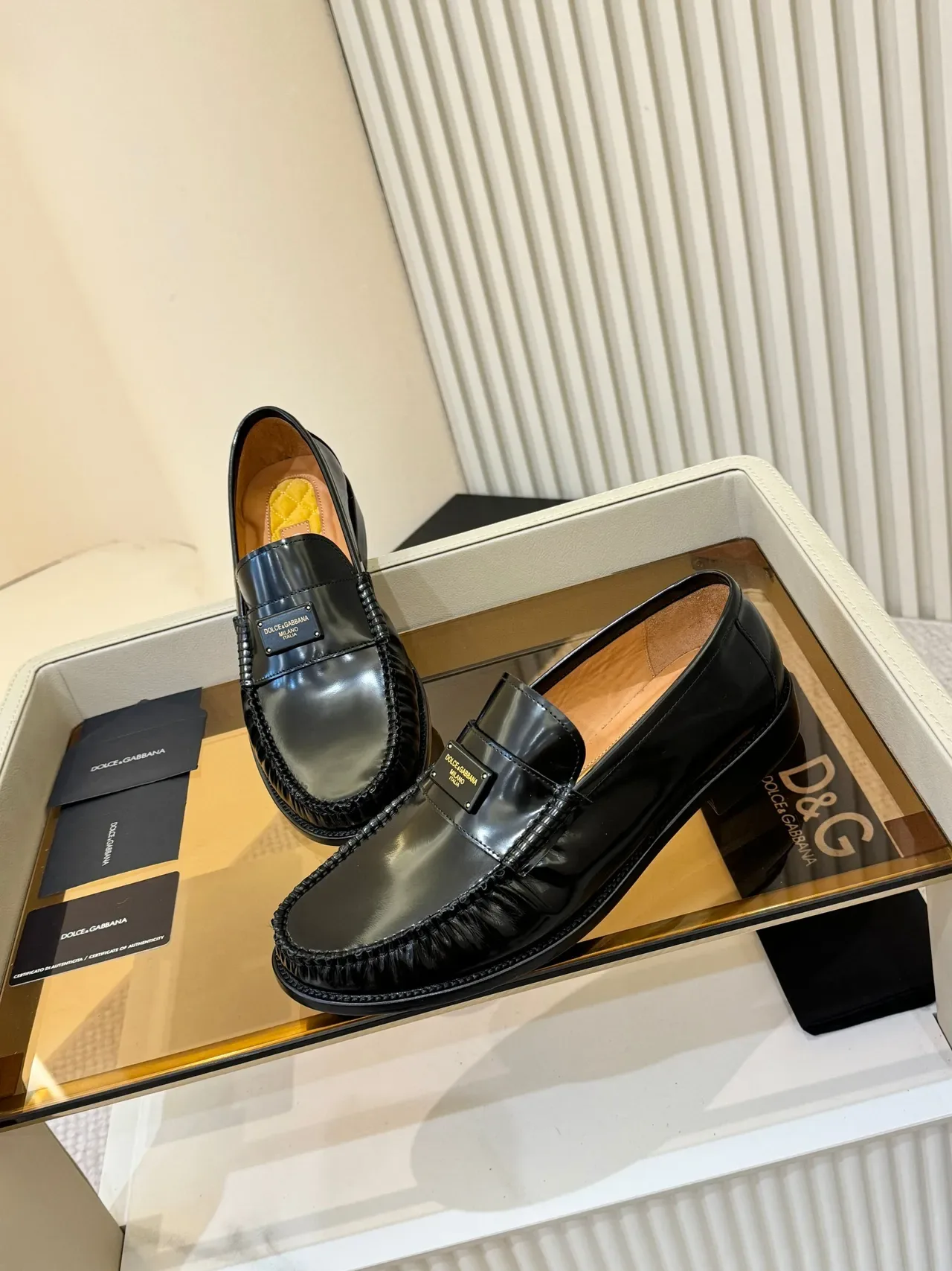 موسين Dolce & Gabbana Portofino أسود بني جلد لامع لامع تفاصيل مضفرة موك تو 5