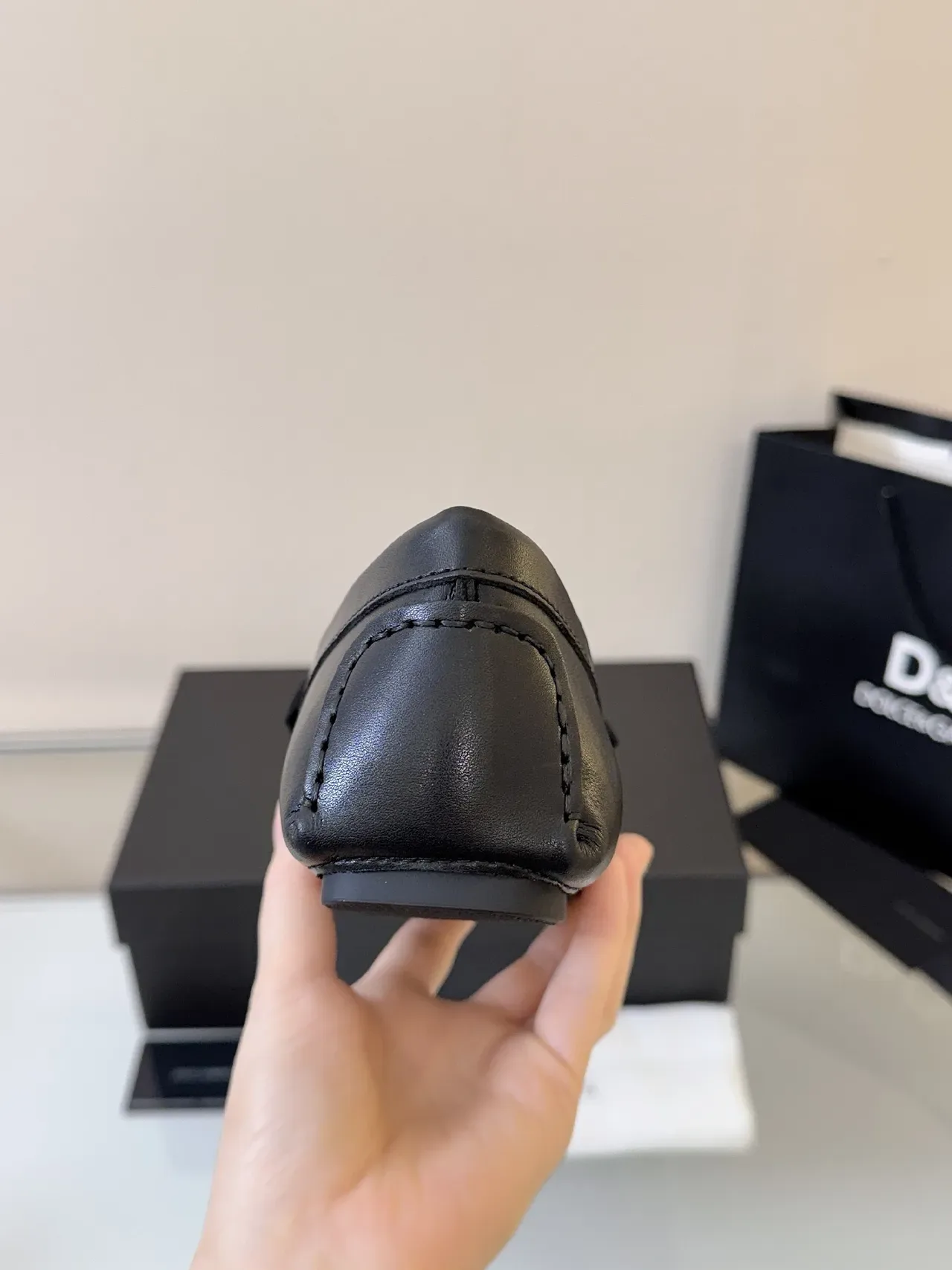 Dolce & Gabbana Portofino Monograma Embossado Mocasines de Cuero Negro 4