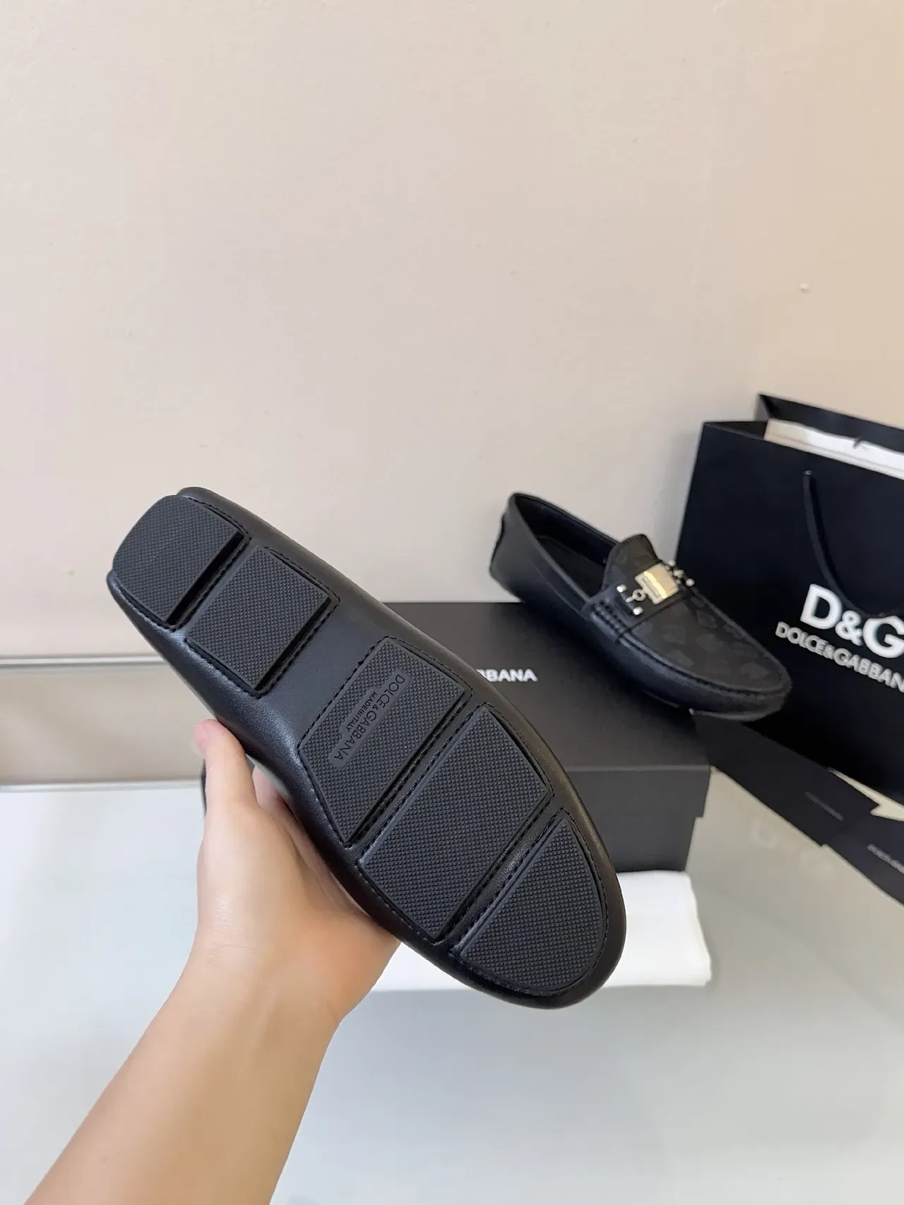 Dolce & Gabbana Portofino Monograma Embossado Mocasines de Cuero Negro 5