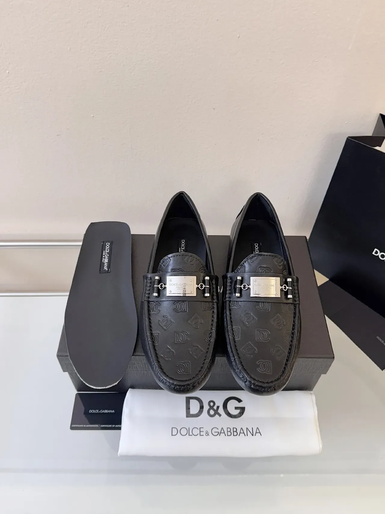 Dolce & Gabbana Portofino Monograma Embossado Mocasines de Cuero Negro 6